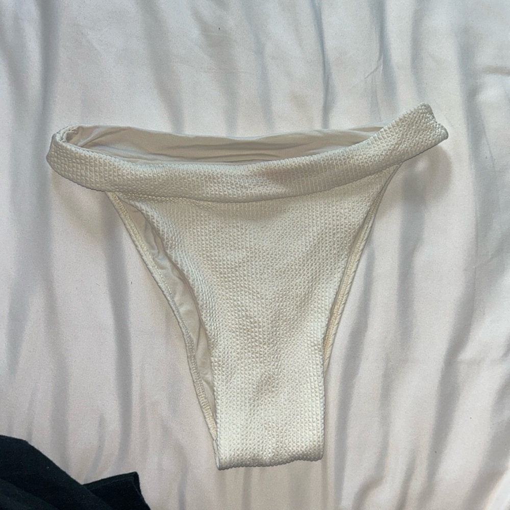 MONDAY SWIMWEAR ANTIGUA BOTTOM IN IVORY CRINKLE RIB SIZE MEDIUM